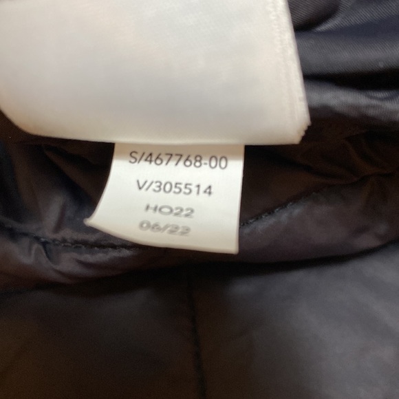 Athleta Quilted Vest Whisper Featherless Velvet M Black Abstract Print Cabin - Picture 15 of 15